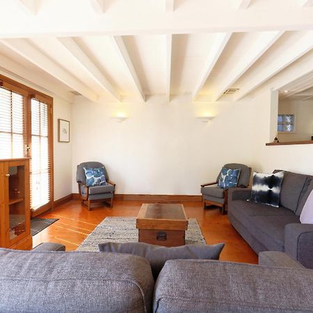 54 on Bank Hotel Port Fairy Bagian luar foto